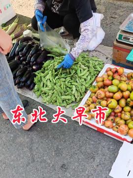 菇娘庫(kù)房開(kāi)飯啦！農(nóng)家菜上桌，姐妹們的健康飯局